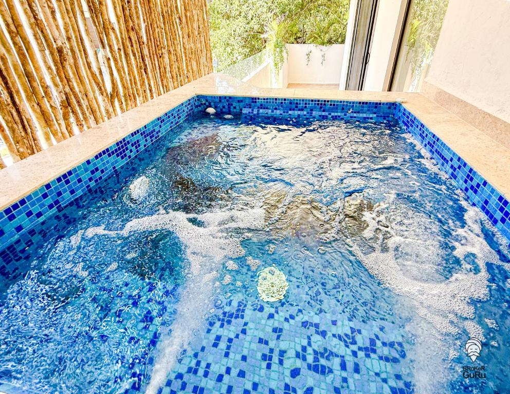 2BD with private Balcony & Jacuzzi Aldea Zama View - 3