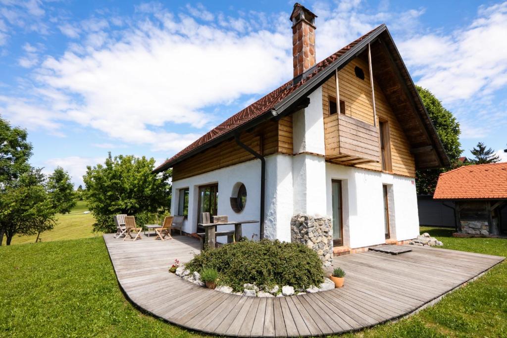 Unique Cottage House With Panoramic View On Ravnik, Hotedršica