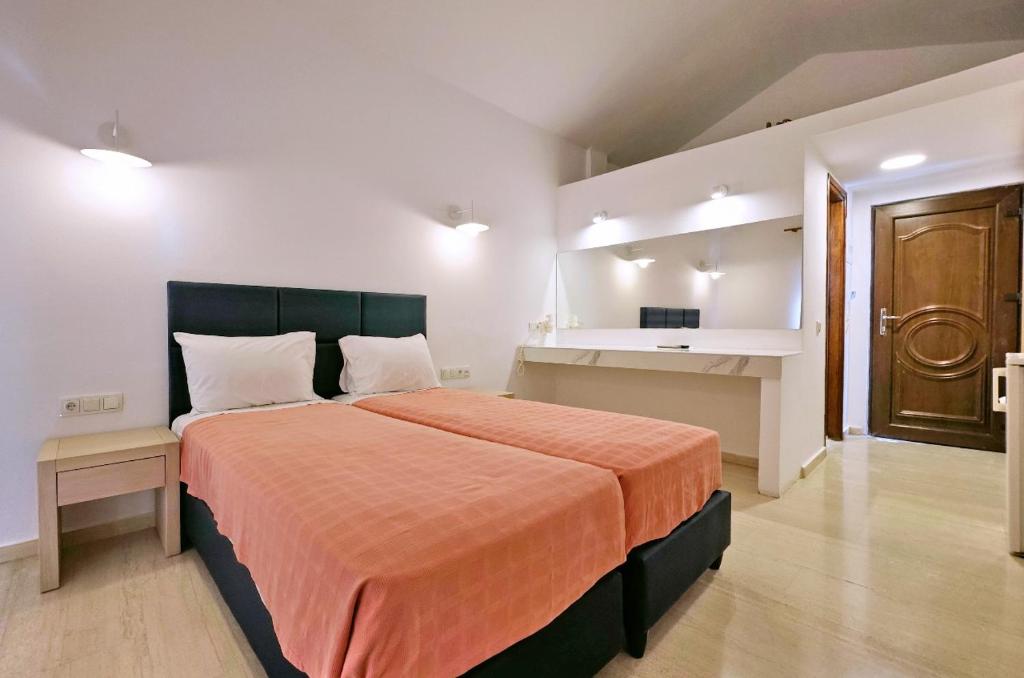 Pasiphae Hotel — Hotel rooms in Skala Kallonis, North Aegean