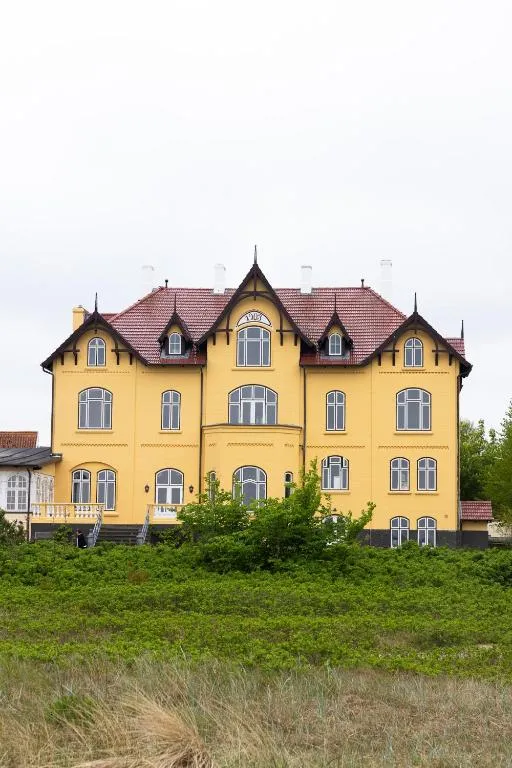 Aarøsund Badehotel, hotel in Haderslev
