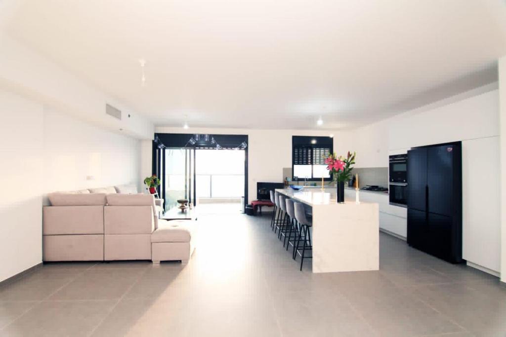 אייזיק רמבה 9 נתניה, Netanja