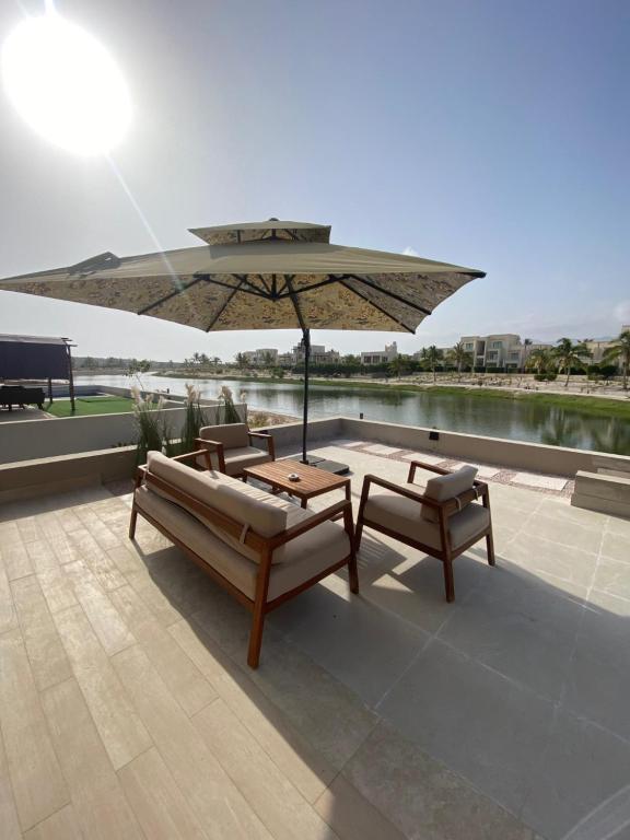 Villa Rotana Tulip, Salála