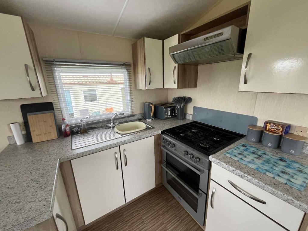 Sea Shanty, Newquay from £40pp - Book Now