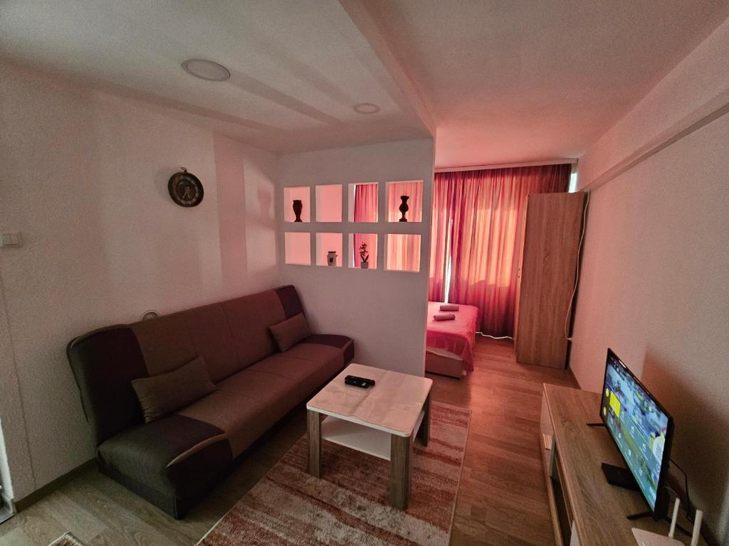 Apartman Annie - 3