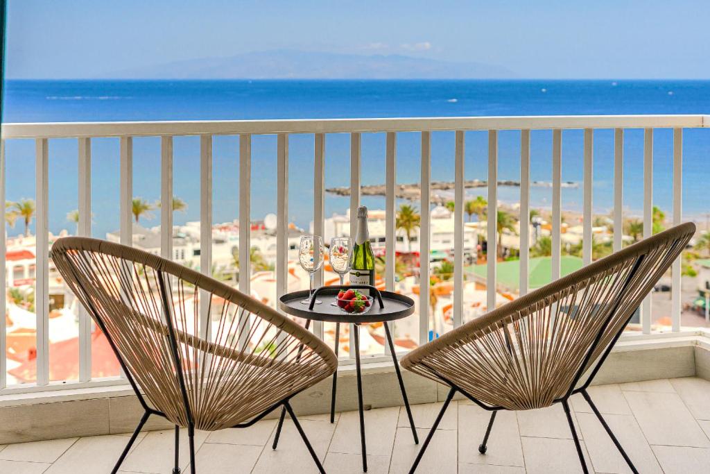 8'th floor ocean view apartment in Las Americas, Arona