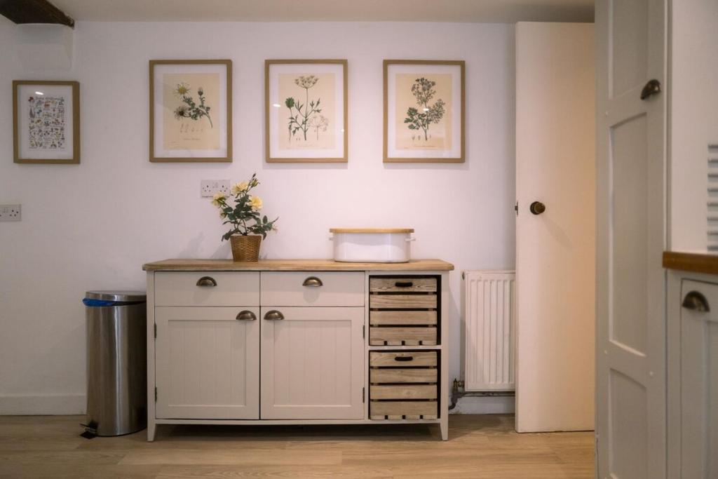 Danny Lodge - Country Cottage Near Brighton by Huluki Sussex Stays 전경