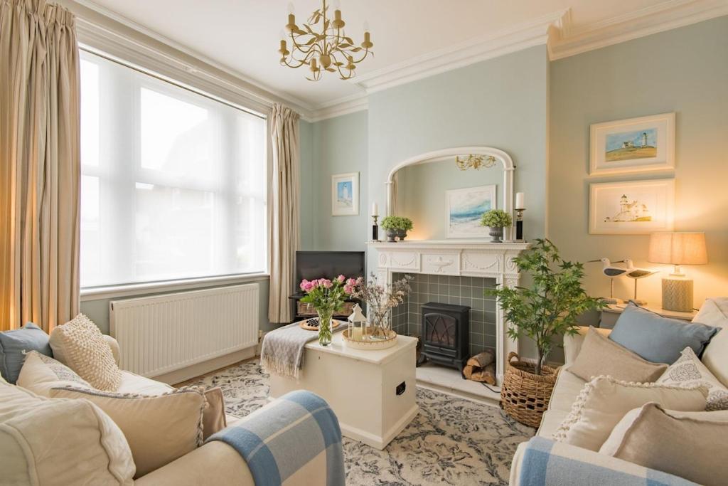 Michaelmas Cottage by Keepers Cottages, Broadstairs