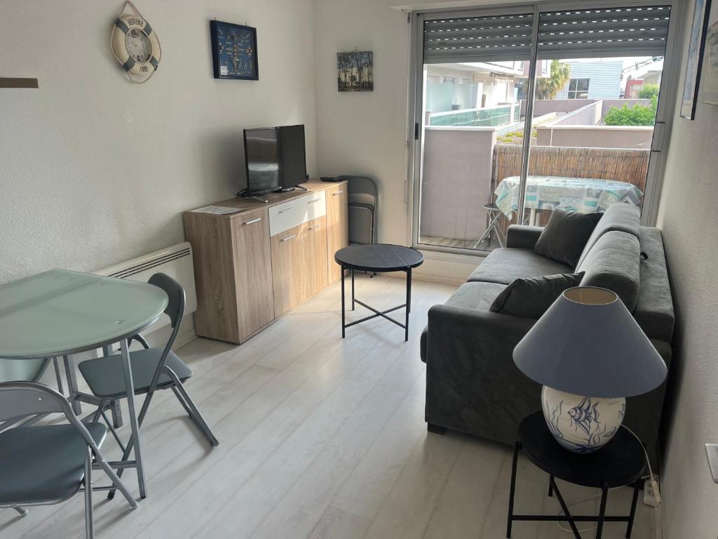 studio cabine 4 personnes à 50m du port et 100m de la plage - 5