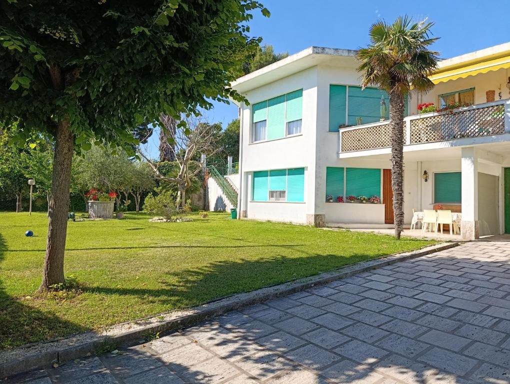 Villa Santoni - 1