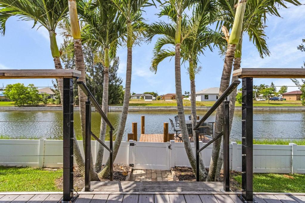 Relaxation & Comfort, Canal View, Heated Poo & Spa, Kayaks - Villa Cabana - Roelens, Cape Coral