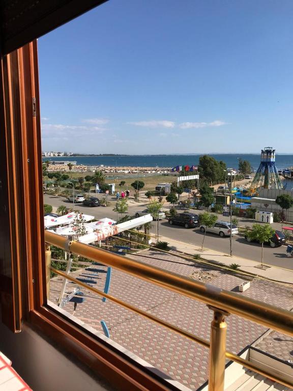 Beachfront & Park View Apartment, Shëngjin