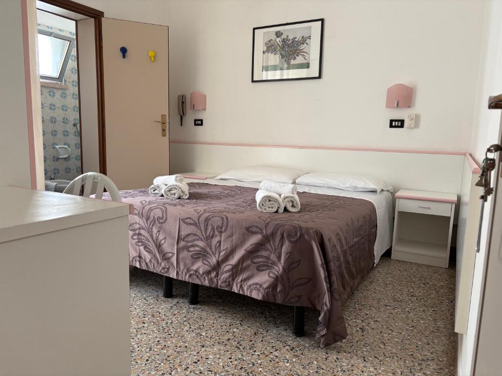 Hotel Rosy - 3