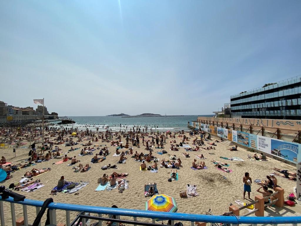 FLCbm - Beach 50 m - Air conditioning - Parking - 2 Bedrooms, Marseille