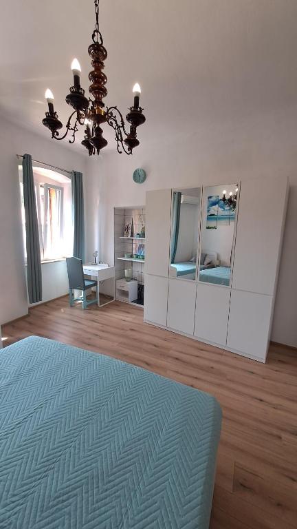 Red blue with private parking and Gray blue apartment, Pula