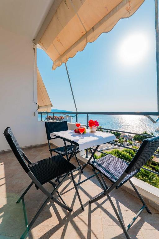 Roan Apartments, Sarandë