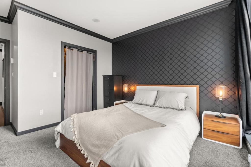 Large 1br Sub-Penthouse Near Science World, Vancouver