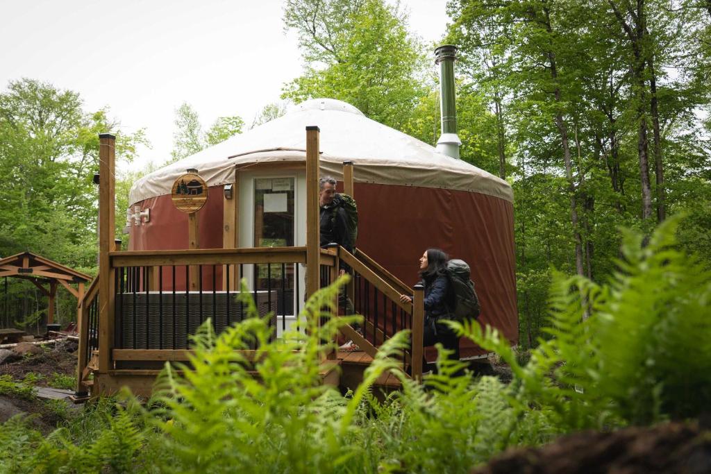 Cozy Yurt in the Woods, Sainte-Agathe-des-Monts