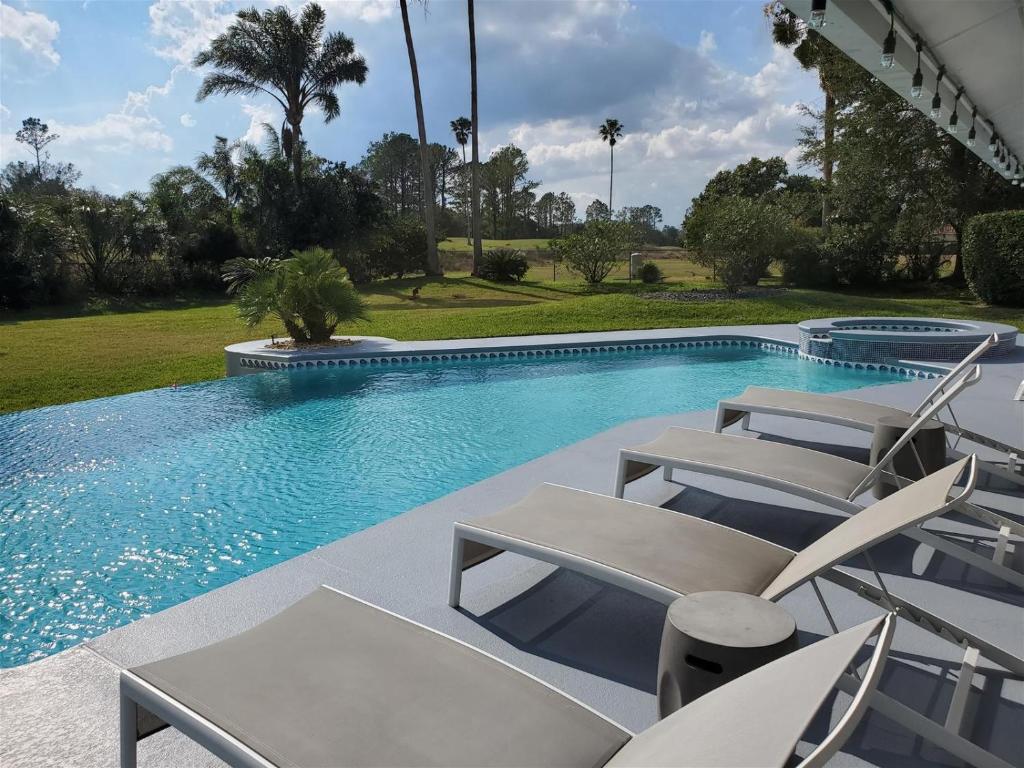 Good Vibes at Swiss, Clermont