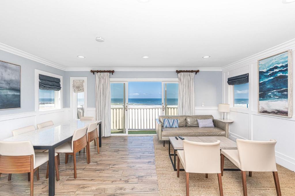 Modern 3Br Oceanfront W Rooftop Deck & Panoramic Views By Beachview Rentals, Newport Beach