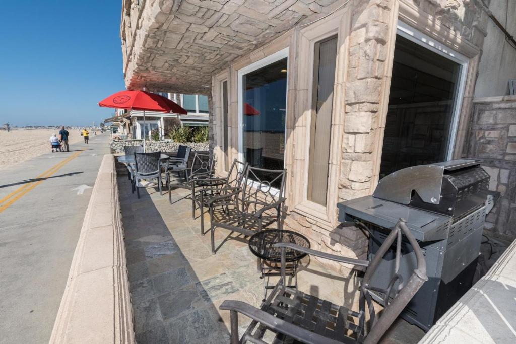 Centrally Located 3Br Oceanfront W Great Value & Views By Beachview Rentals, Newport Beach