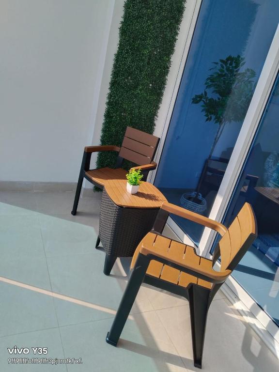 Ocean view apartment with access to pool and beach - 4