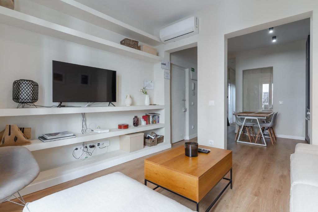 Centric- 2Bd 1Bth furnished - Chueca - 3
