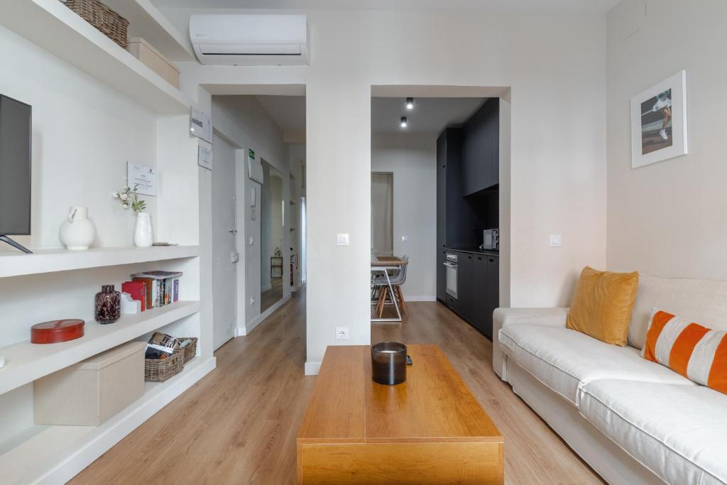 Centric- 2Bd 1Bth furnished - Chueca - 4