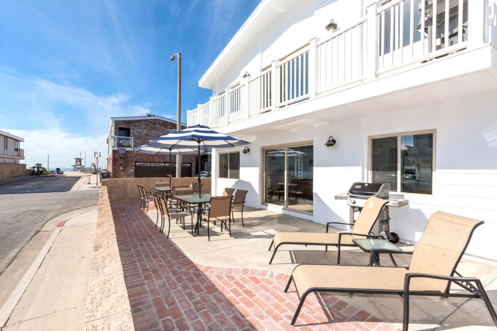 3Br W Spacious Oceanview Patio & Bbq One House From Sand By Beachview Rentals, Newport Beach