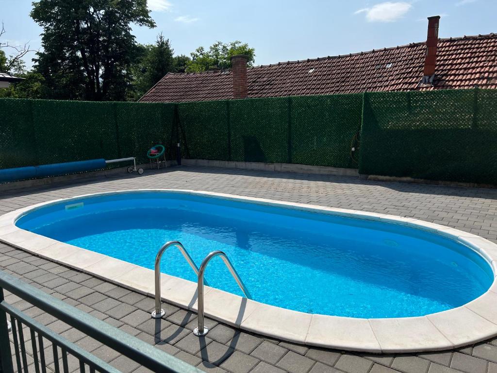 VIP House 1 - 2