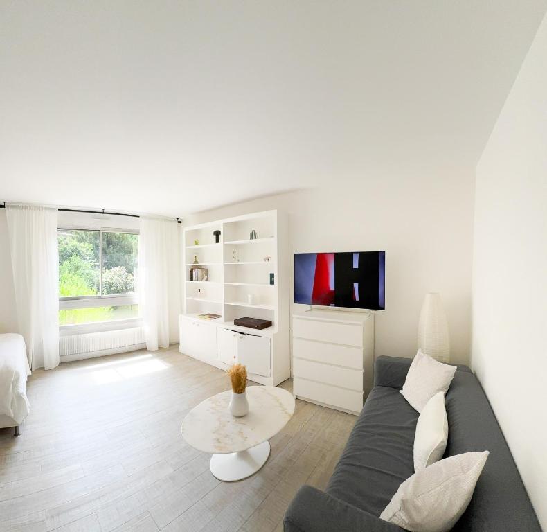 L Écrin de Neuilly - La Défense & Champs Elysées 10 min away, Neuilly-sur-Seine