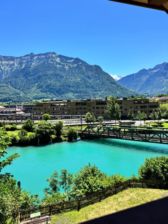 River 4-Kissed Retreat with Iconic Jungfraujoch View - 1