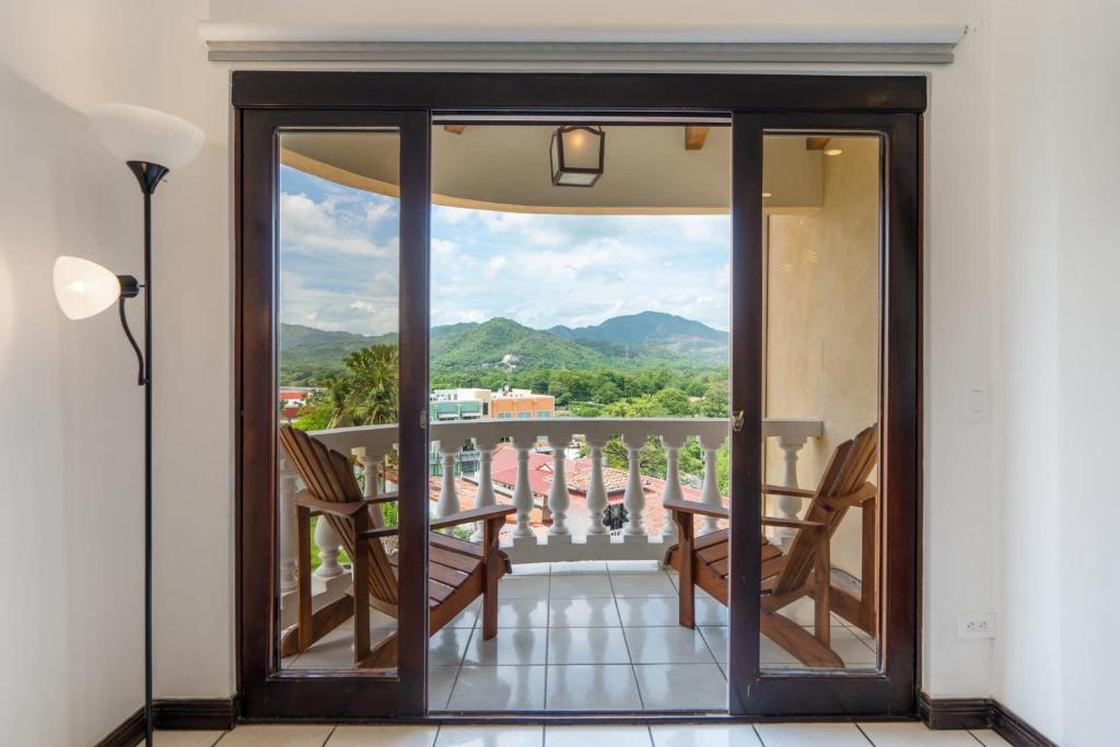 Top-Floor Condo with Sweeping Ocean, Mountain & Marina Views, Playa Flamingo