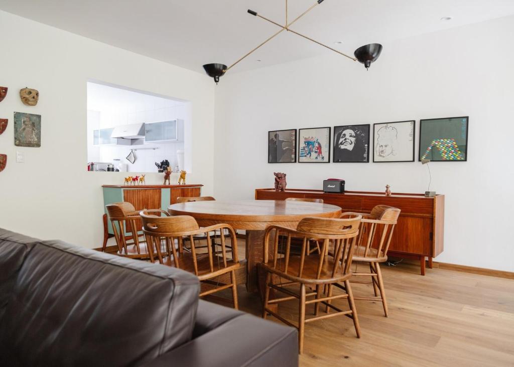 Monumental Park View Apartment | 3Br - 1