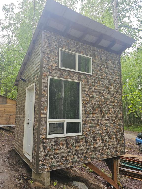 Cabin Number 9, Houston