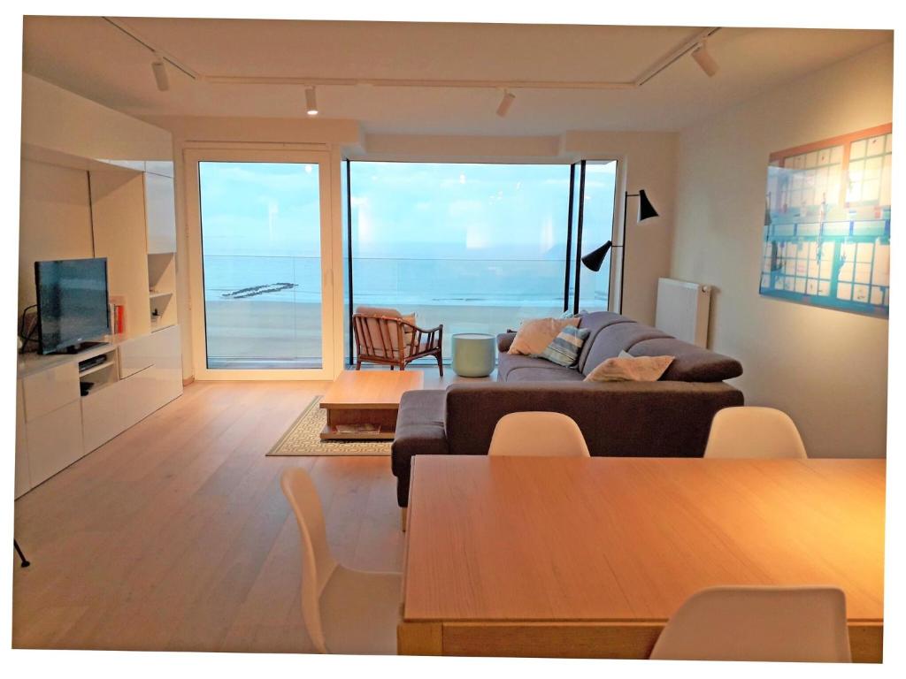 Apartment in Het Zoute with Sea Views, Knokke-Heist
