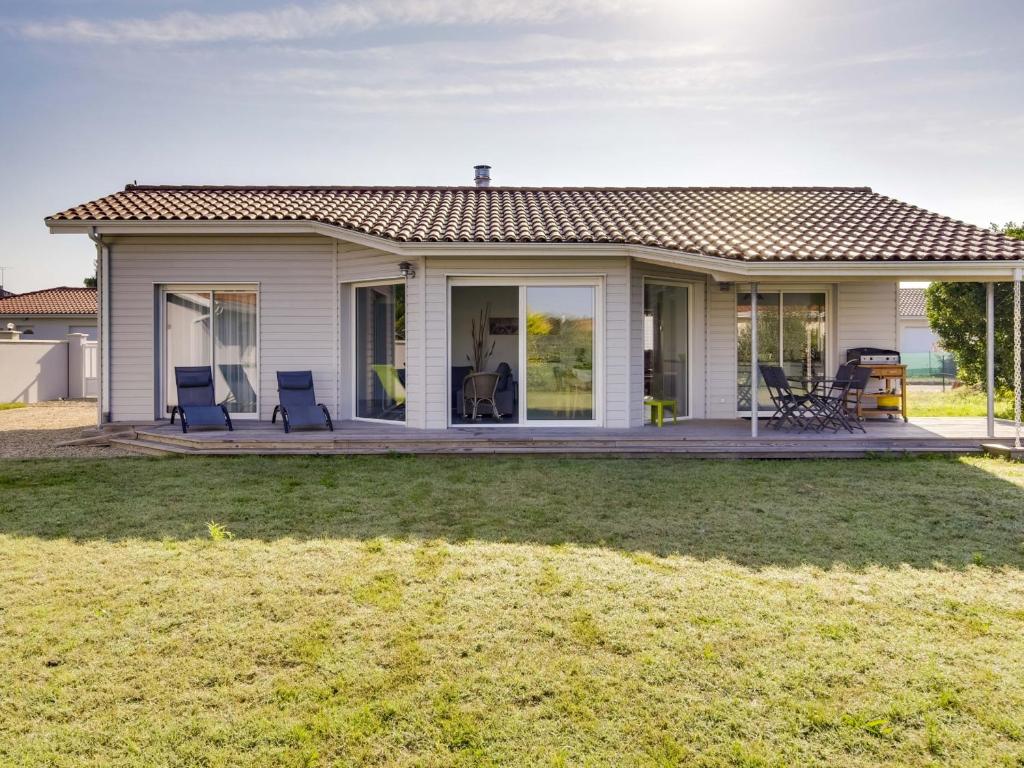 Maison contemporaine Biscarrosse, 7 pers., 3 ch., Wi-Fi, sur terrain 700m², proche activités et plages - FR-1-521-44 - 1
