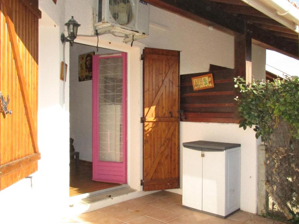 Maison mitoyenne à 300m de la plage avec jardin et parking, 4 pers - FR-1-521-164 - 1