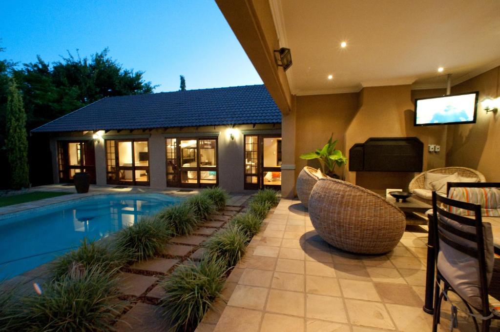 Rise and Shine Lodge photo