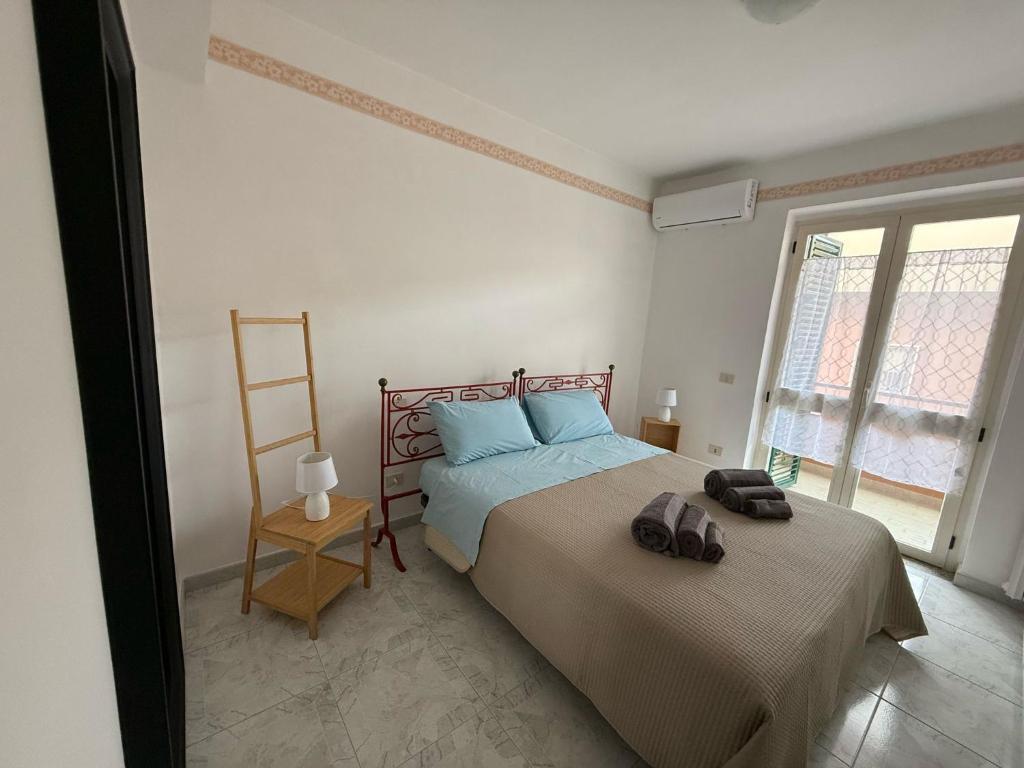 SERINA TROPEA - 4