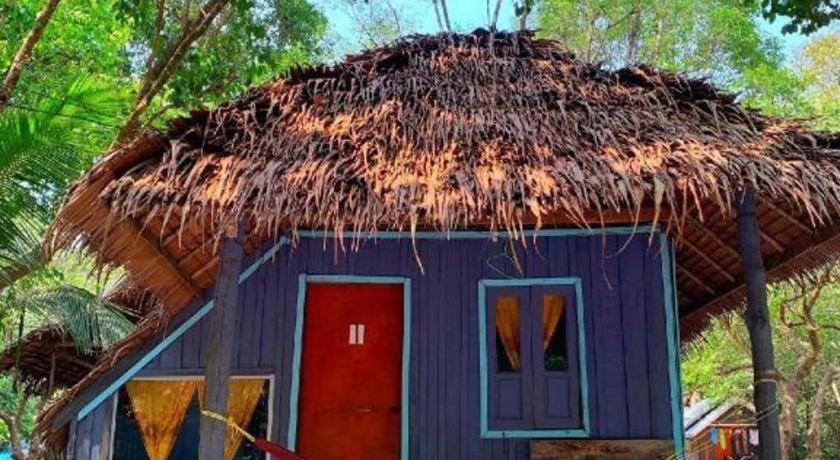 ลองบีช เกาะพยาม (Longbeach Kohphayam)