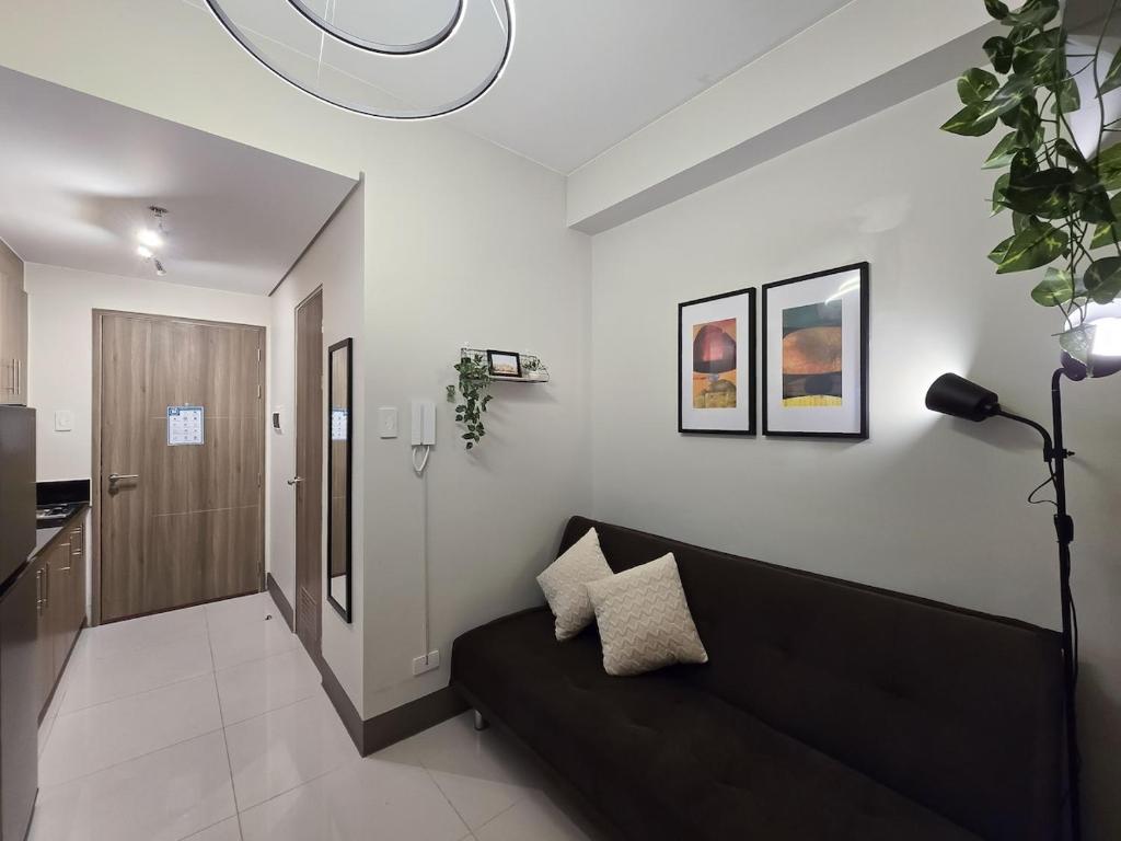 1BR Condotel with Balcony at FAME Residences #FM38-1, Manila