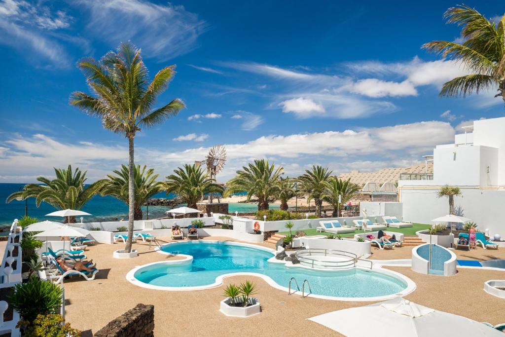 Neptuno Suites - Adults Only photo