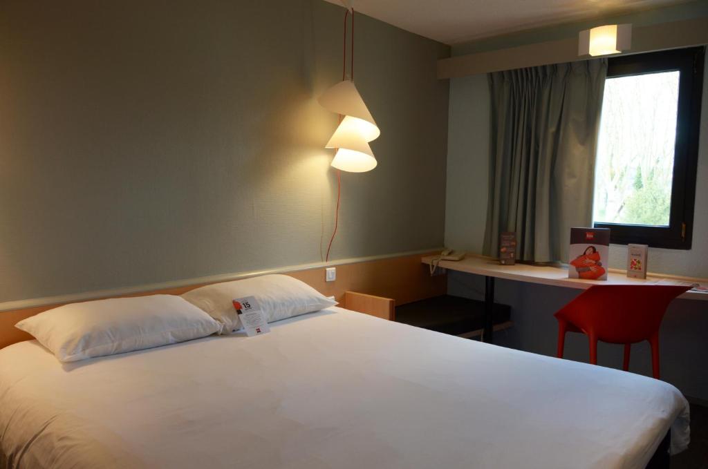 ibis Nevers photo