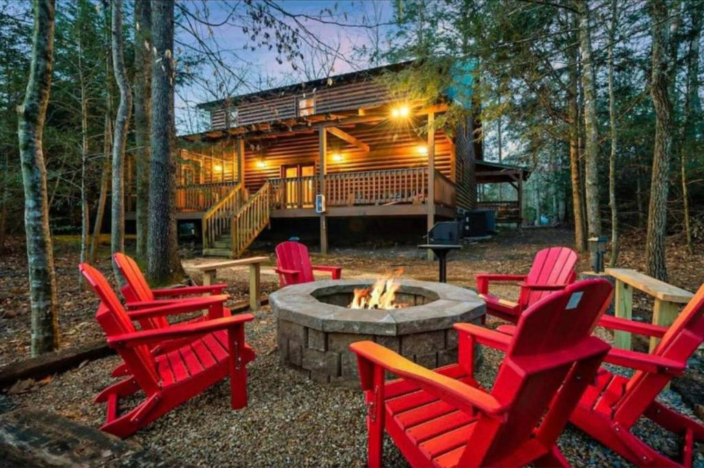 Beyond the Pines, Sevierville