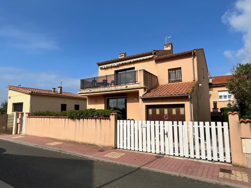 VUE MER Maison individuelle 30 m de la plage 4 chambres 10 couchages jardin parking LXRM26 - 1