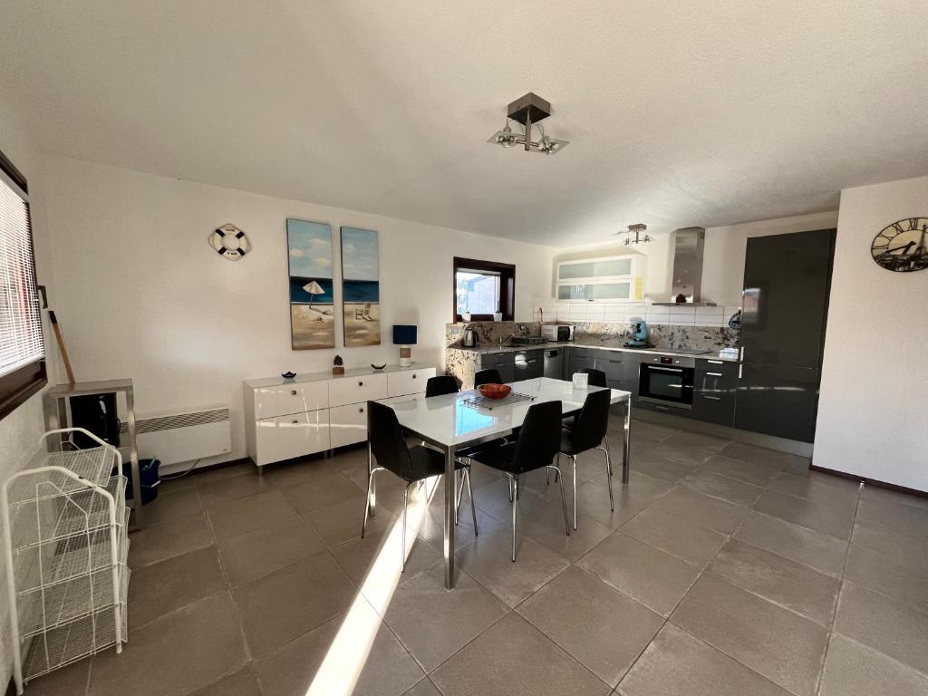 Belle villa d'angle spacieuse semi climatisée, de tout confort dans domaine PORTES DU SOLEIL, ACCES PISCINES PAYANT EN SUPPL - 3 chambres, 6 couchages, wifi, 400m de la mer LRPDSJ7 - 3