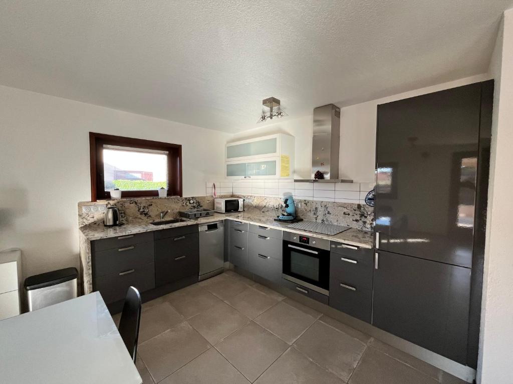 Belle villa d'angle spacieuse semi climatisée, de tout confort dans domaine PORTES DU SOLEIL, ACCES PISCINES PAYANT EN SUPPL - 3 chambres, 6 couchages, wifi, 400m de la mer LRPDSJ7 - 4