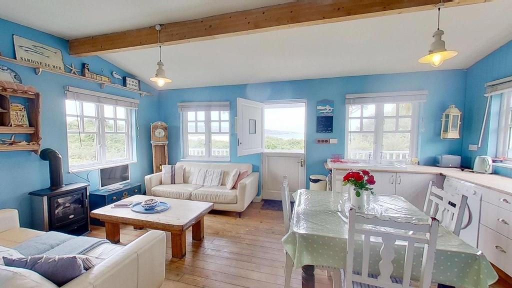 C14 Gwelmore, Riviere Towans, Hayle