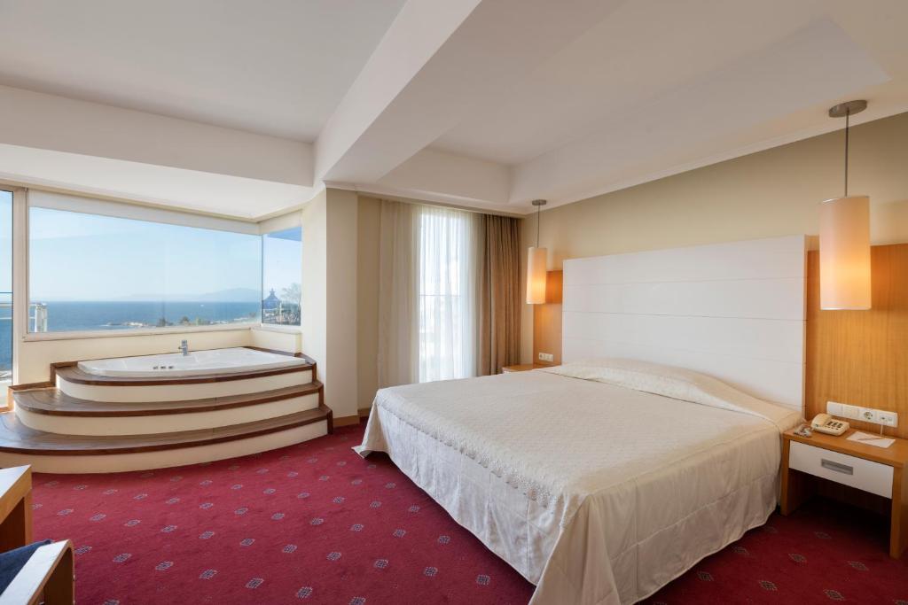 Sealight Resort Hotel — Hotel rooms in Kuşadası, Aydin