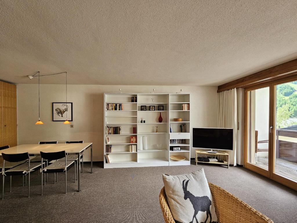 Cresta 3rd Floor - 4